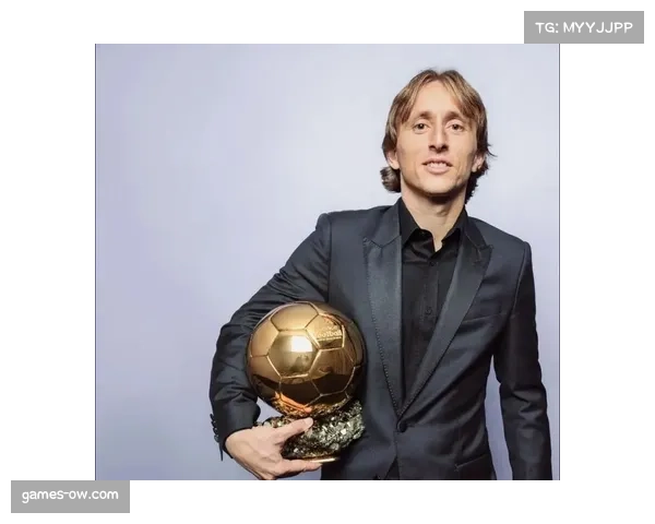 最后一舞?莫德里奇在格子军训练课后独自加练任意球 最后一舞?莫德里奇在格子军训练课后独自加练任意球